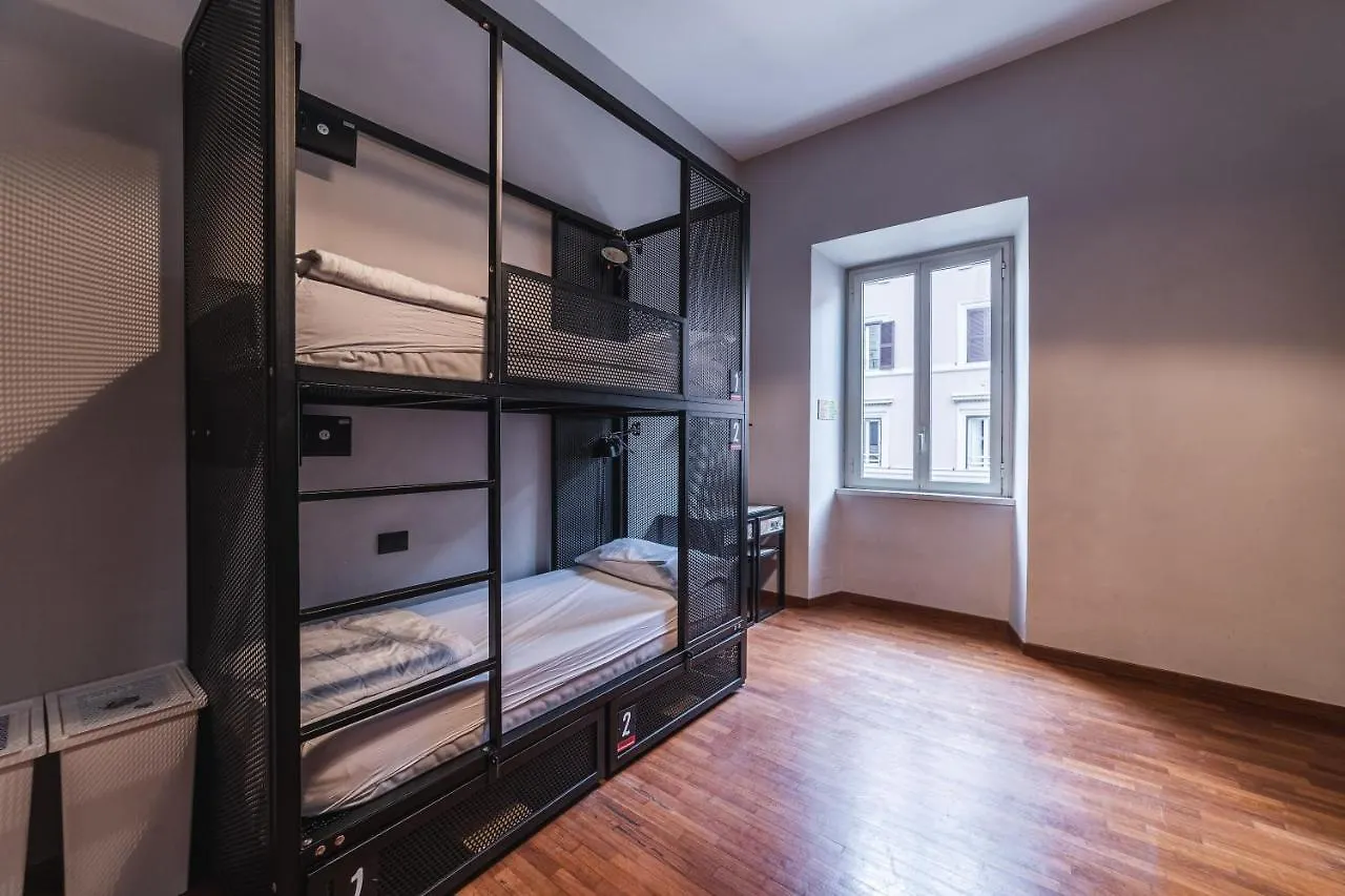 Hostel Yellowsquare Rome