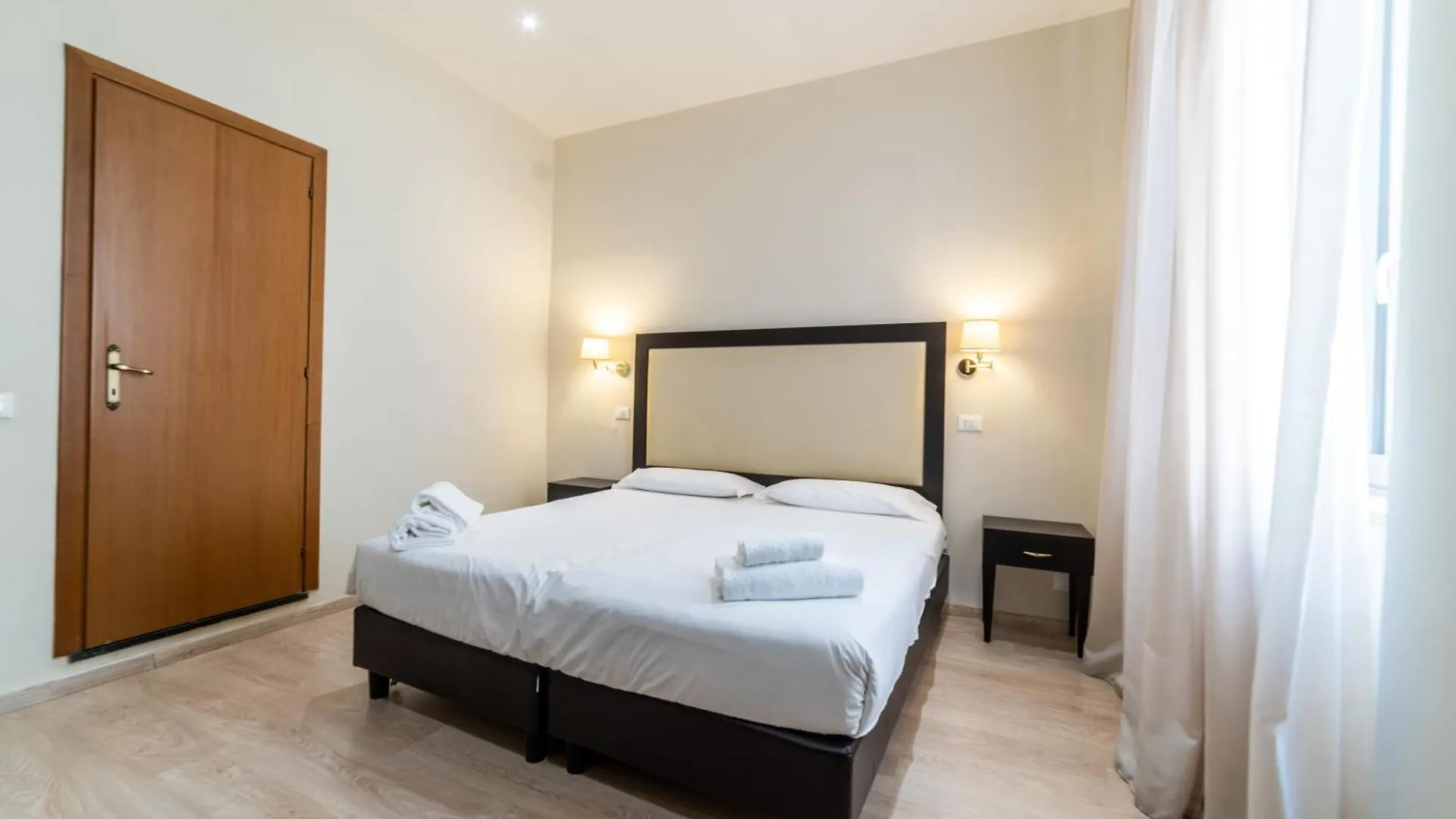 Hostel Yellowsquare Rome Italy