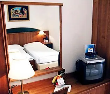 Yellowsquare Rome Hostel
