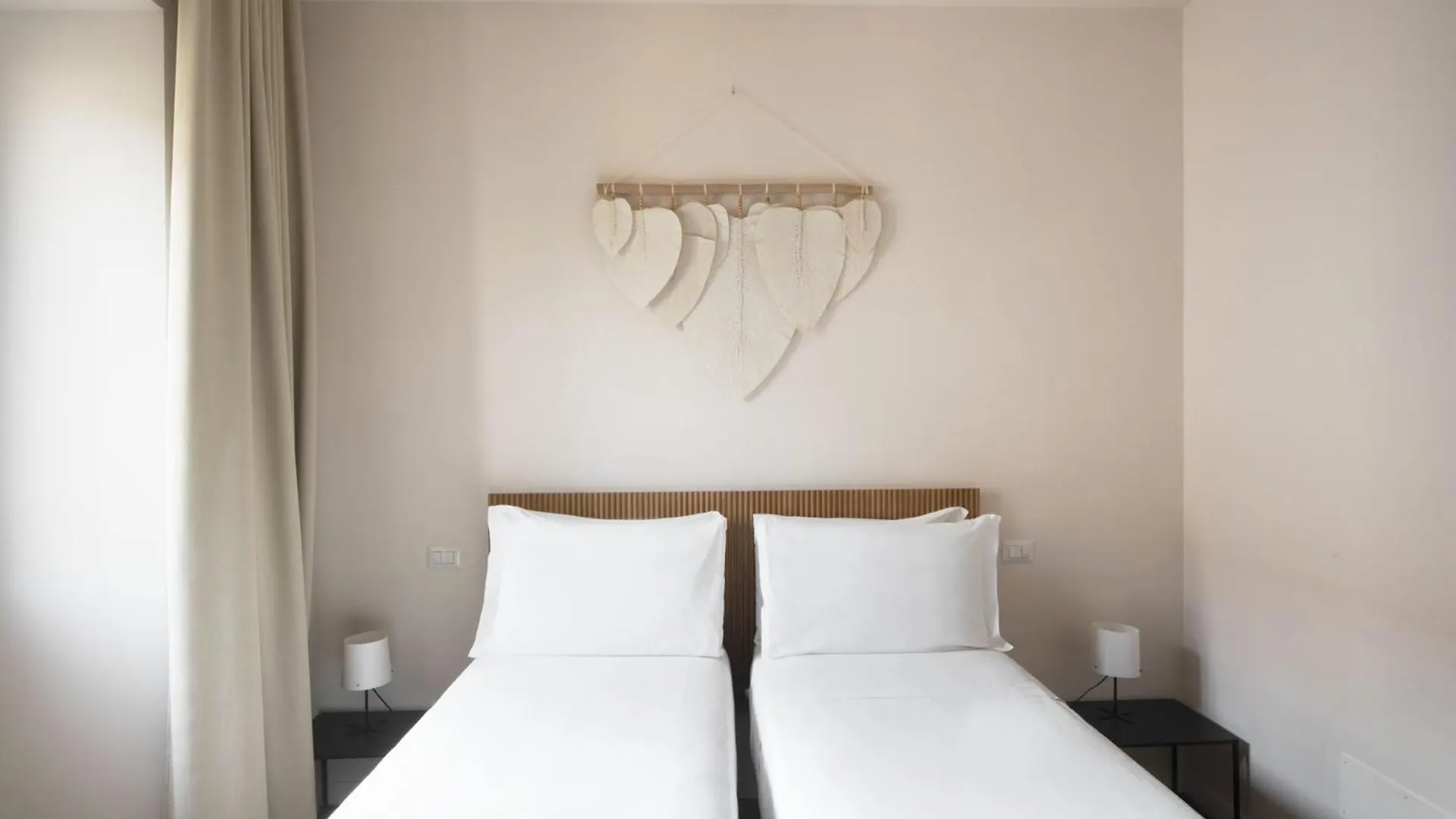 Hostel Yellowsquare Rome Italy